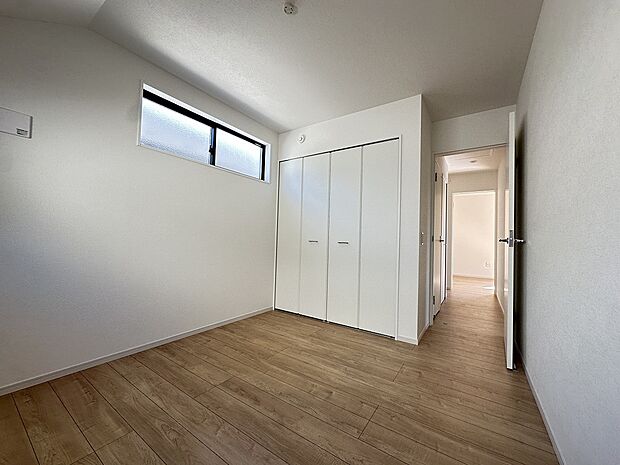 断熱性と結露防止に活躍してくれるペアサッシを採用