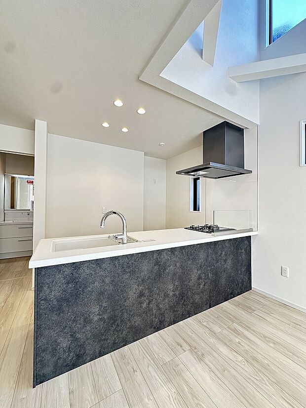 調理も配膳もスムーズに。効率を考えた快適キッチンです。