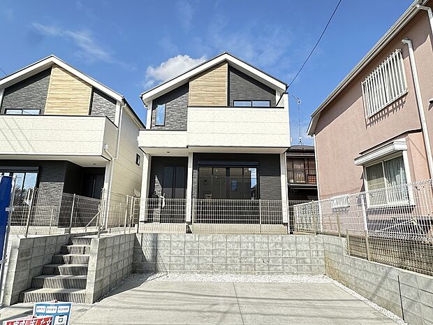 廊下収納やWICなど充実の収納スペースを備えたお家です。