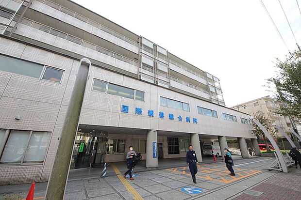 ファミリーマート戸塚鳥が丘店　639ｍ
