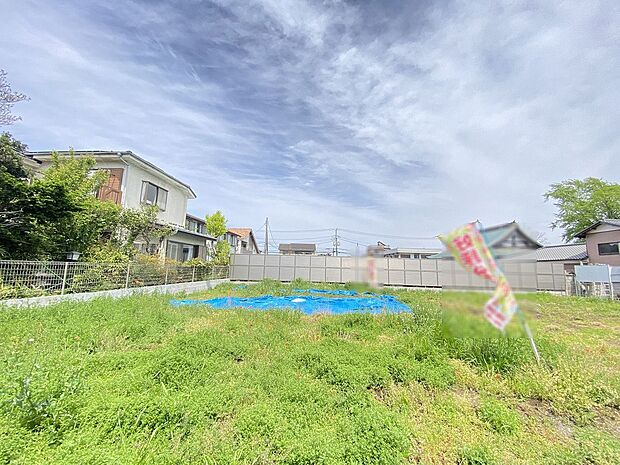 穏やかな陽光に包まれ、心地よい時間が流れるお住まいです。