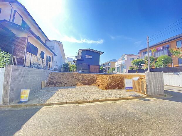 週末には、ご家族で季節の移ろいを楽しむお散歩はいかがでしょう。