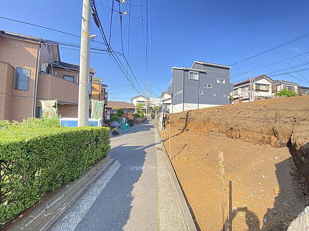 お散歩や外遊びもゆったり楽しめる、心地よいロケーションです。