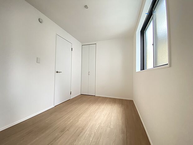 テイストやカラーを変えて、楽しいお部屋作りをお楽しみください