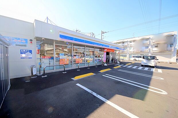ローソン相模原小山二丁目店 134m