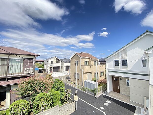 お車通りも少なく、お子様とのお散歩も安心してできる閑静な住宅街です。