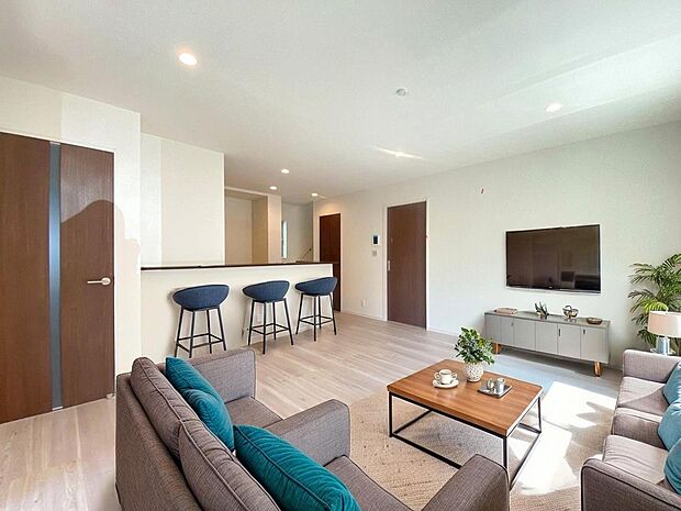 本画像はＣＧで作成しており、実際に現地に家具は置かれておりません。また、価格に家具は含まれておりません。