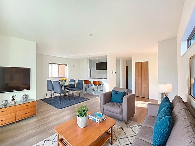 本画像はCGで作成しており、実際に現地に家具は置かれておりません。また、価格に家具は含まれておりません。