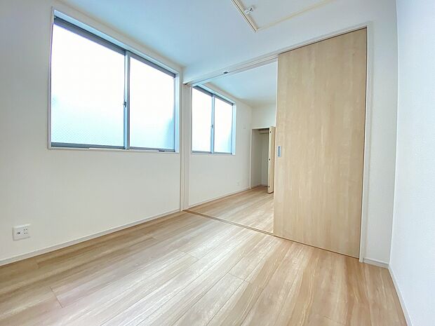 明るく風通しもよい子供部屋です。創造力と集中力が育つ、ワクワクの場所。