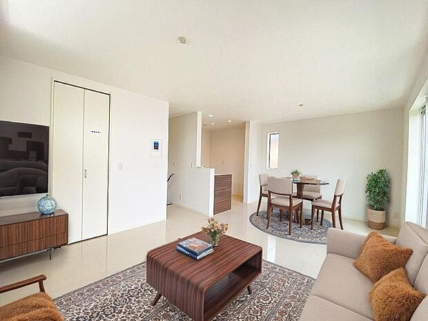 本画像はCGで作成しており、実際に現地に家具は置かれておりません。また、価格に家具は含まれておりません。