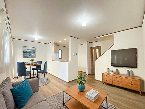 本画像はＣＧで作成しており、実際に現地に家具は置かれておりません。また、価格に家具は含まれておりません。