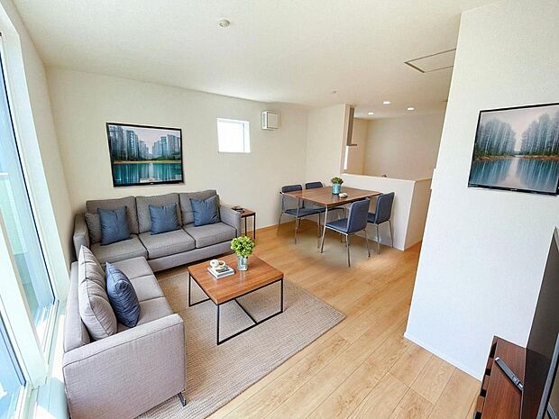 本画像はCGで作成しており、実際に現地に家具や照明は置かれておりません。また、価格に家具や照明の費用は含まれておりません。