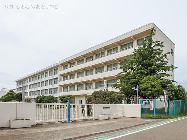 綾瀬市立落合小学校 653m