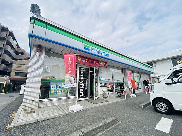 ファミリーマート 海老名下今泉店　498ｍ