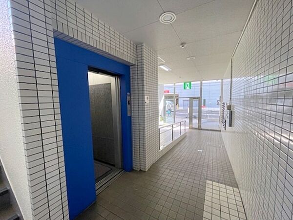 エントランスを拡大表示