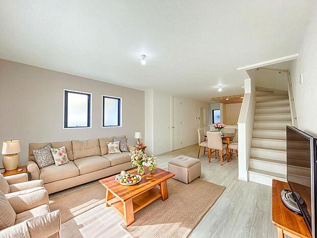 本画像はCGで作成しており、実際に現地に家具や照明は置かれておりません。また、価格に家具や照明の費用は含まれておりません。