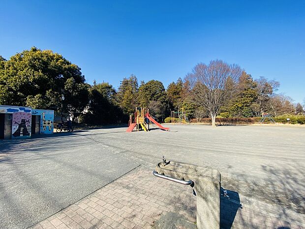 阿久和の里狢窪公園 668m