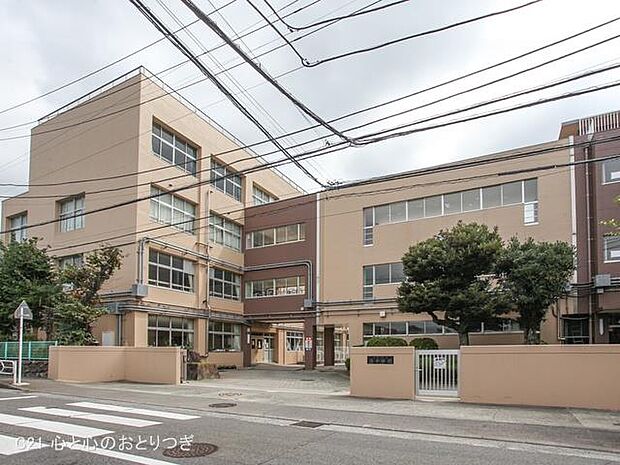 座間市立西中学校 1154m
