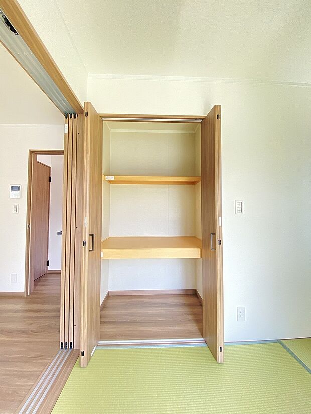 季節の収納もおまかせ。お布団も収納できる押し入れもございます。