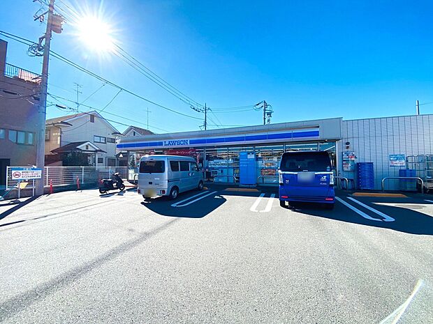 ローソン上草柳八丁目店 329m
