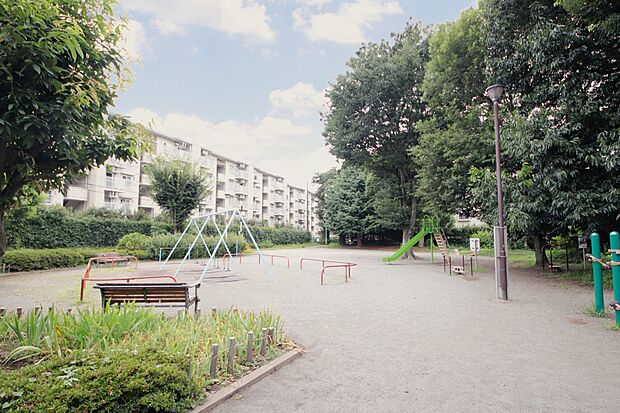 西鶴間2号公園 584m