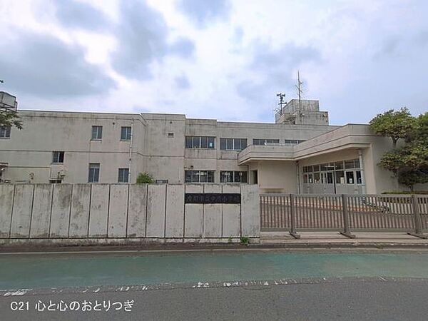 座間市立中原小学校　889ｍ