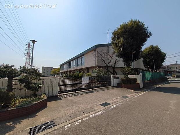 綾瀬市立寺尾小学校　437ｍ
