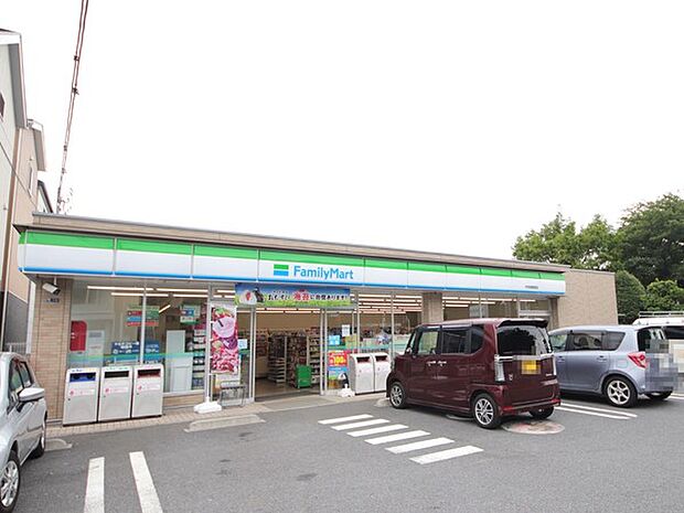 ファミリーマート大和西鶴間店　354ｍ