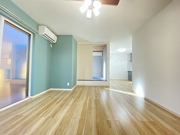 ホッと一息つける和室も見えて、リラックス感漂う空間です。