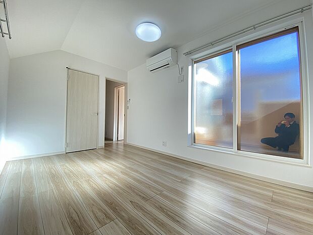 ゆったりとした安らぎに包まれる、静かな寝室。