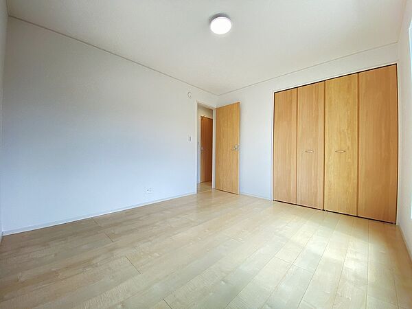 やさしい光と落ち着いた空気が、心をゆっくり整えてくれる場所。