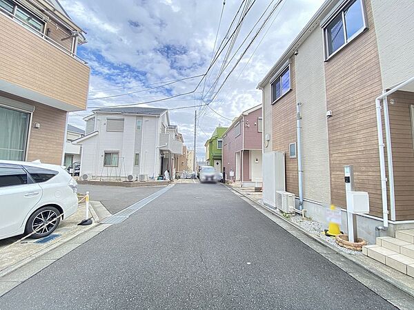 周辺は大小さまざまな公園が点在。癒しと落ち着きに満ちた住環境です。