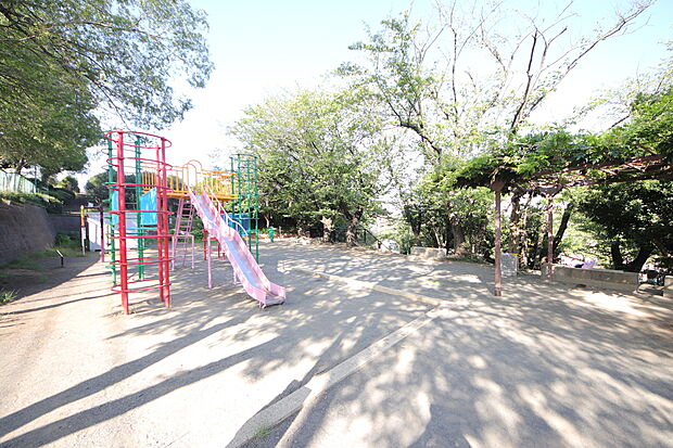 代官四丁目公園 174m