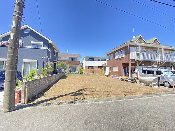 南向き道路で陽当たり良好です