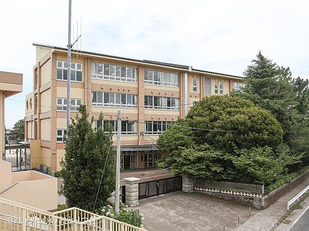 綾瀬市立綾瀬小学校 1200m