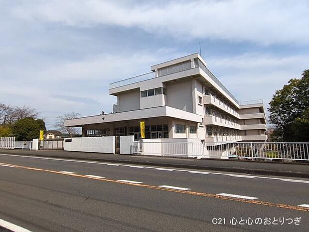 座間市立立野台小学校　667ｍ