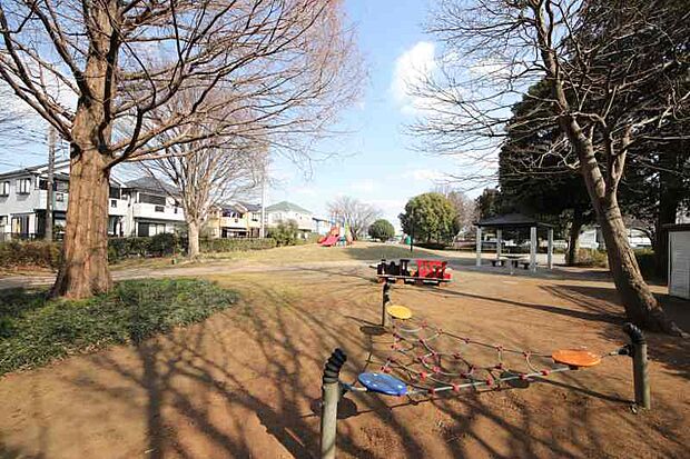 南瀬谷一丁目公園 279m