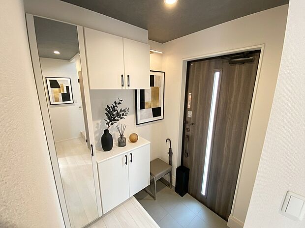 本画像はＣＧで作成しており、実際に現地に家具や照明は置かれておりません。また、価格に家具や照明の費用は含まれておりません。
