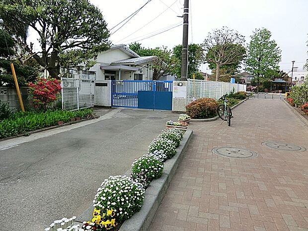 鳩の森愛の詩宮沢保育園　758ｍ