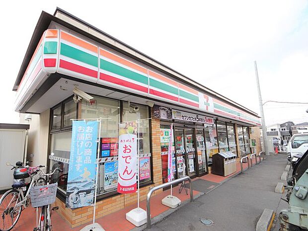 セブンイレブン横浜阿久和西3丁目店　710ｍ