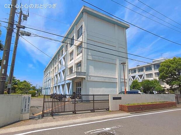 藤沢市立湘南台小学校 535m