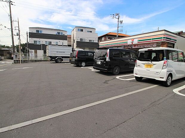 セブンイレブン綾瀬大上3丁目店 602m