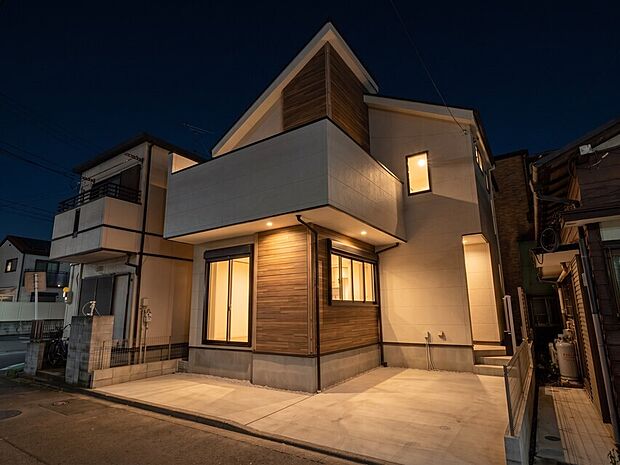 本画像は、CGによる夜景加工がされております。現況と異なる可能性がございます。