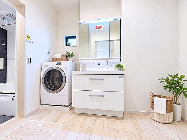 本画像はCGで作成しており、実際に現地に家具は置かれておりません。また、価格に家具は含まれておりません。