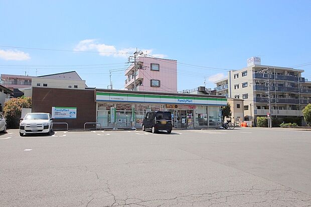 ファミリーマートサンズ中央林間四丁目店 192m