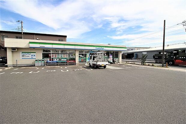 ファミリーマート綾瀬寺尾西店 489m