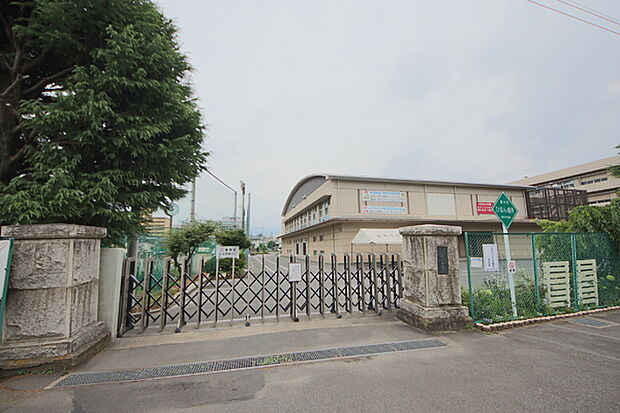 厚木市立厚木中学校 986m