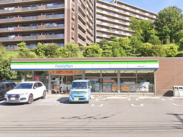 ファミリーマート町田南大谷店
