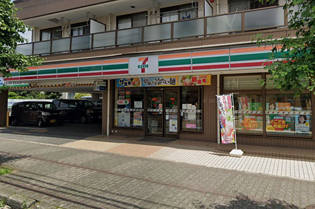 セブンイレブン大和桜ヶ丘西口店