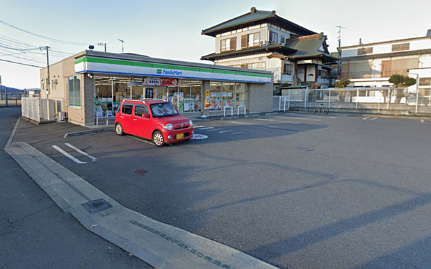 ファミリーマート及川店